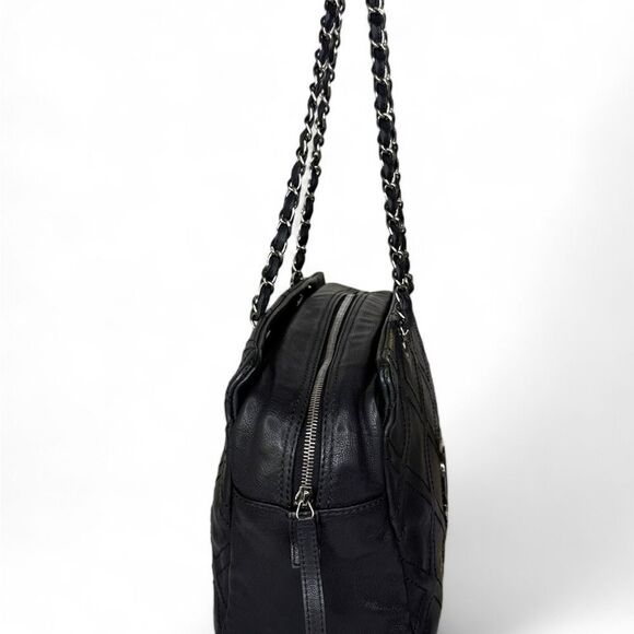 CHANEL Vintage 2007 Black Lambskin Leather CC Logo Medium Shoulder Bag - Picture 7 of 16